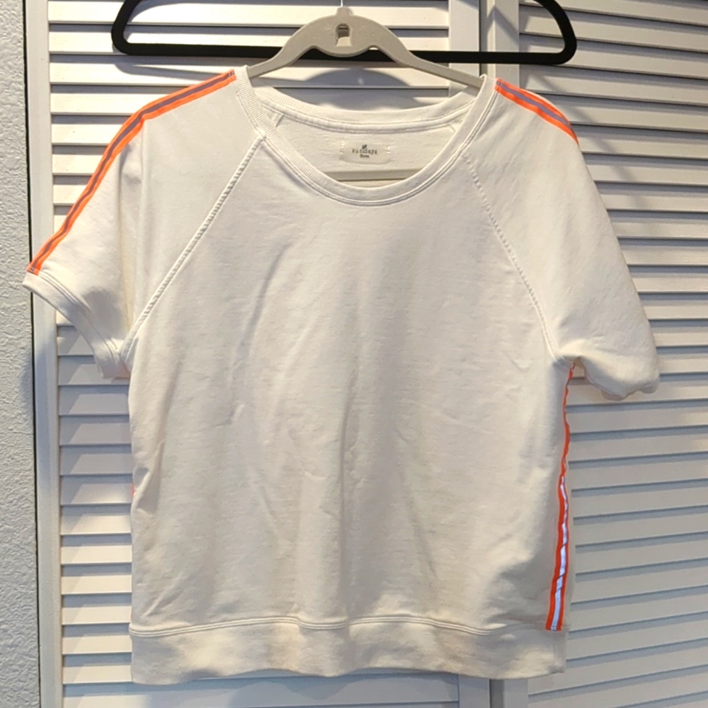 Sundays Three White Top